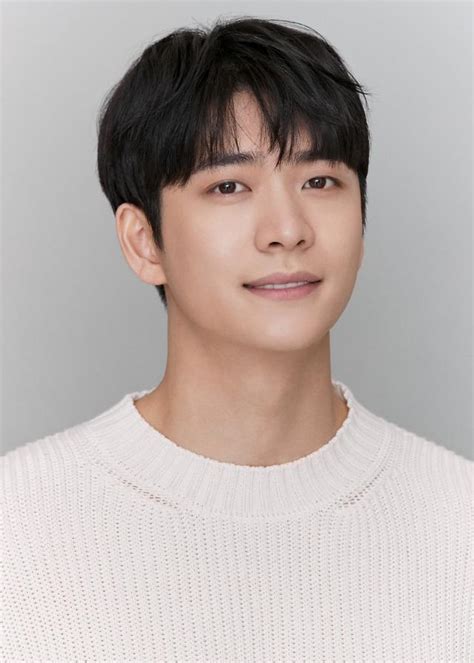 Kang Tae Oh .